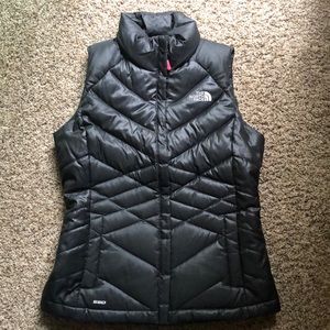 Black north face vest- barely worn!